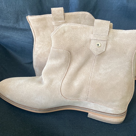 Cole Haan Rayna Women’s flat Ankle Boots Suede w18649 NWOT - Picture 7 of 13